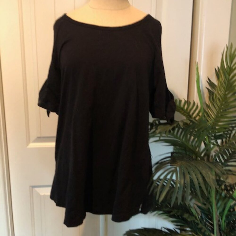 SANCTUARY Cold Shoulder Black Top Tee Shirt Medium 100% Cotton Bloomingdales